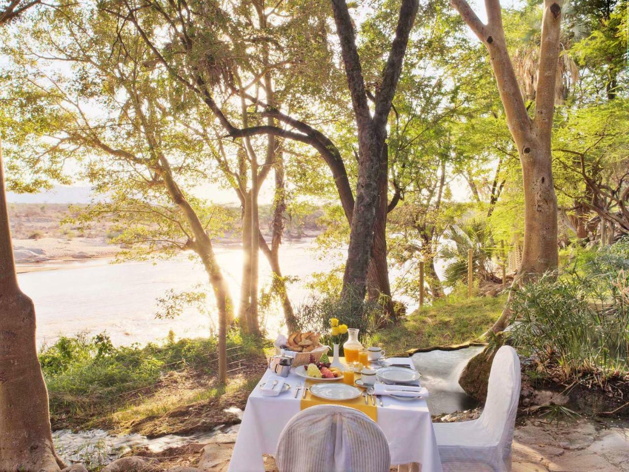 Sarova Shaba Game Lodge Archers Post ภายนอก รูปภาพ